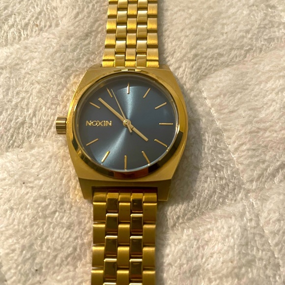 Nixon Gold minimalist Watch, new without box - Picture 1 of 5